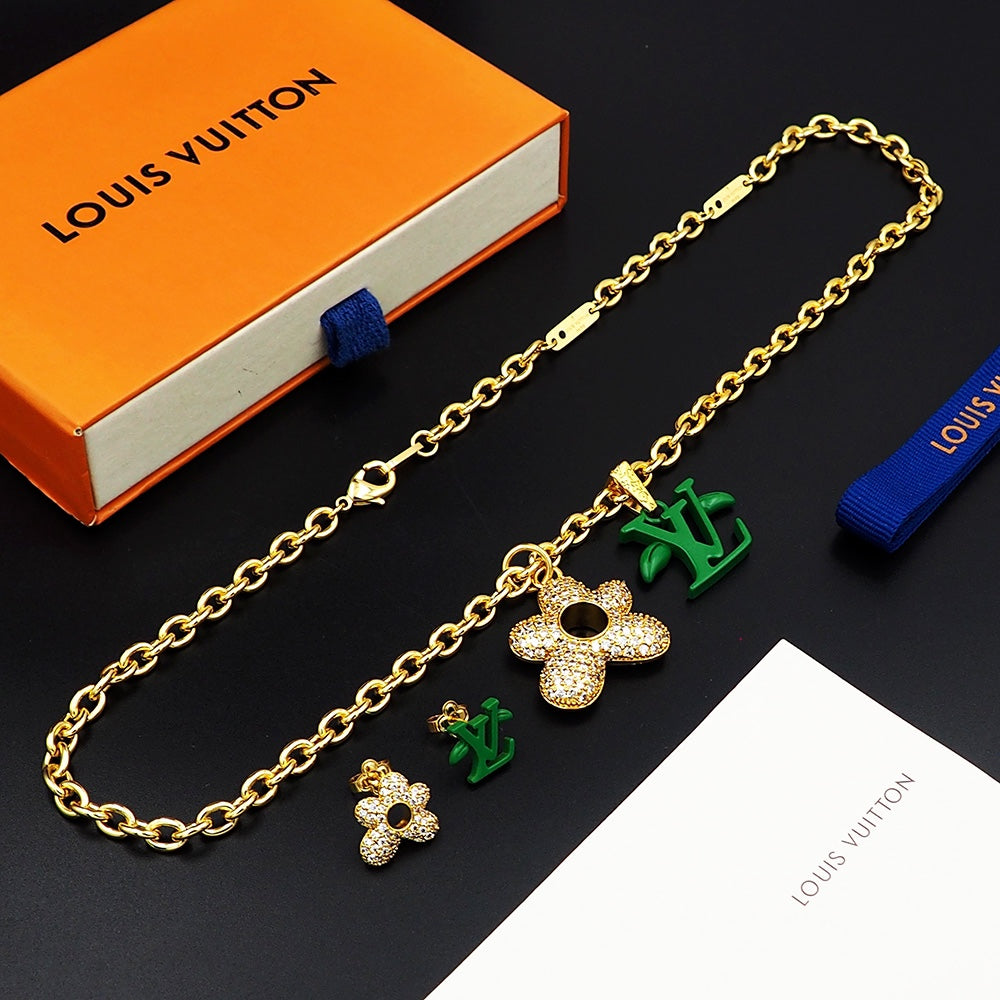 18K Louis Vuitton Blooming Pendant Necklace