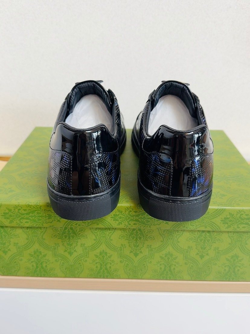 Gucci Men's Black and Dark Blue Patterned Sneakers — back