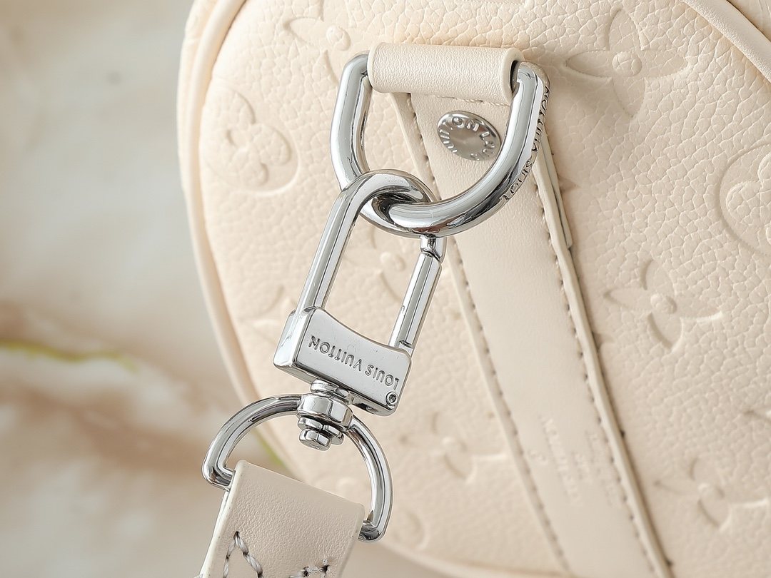 Louis Vuitton Keepall Monogram Taurillon Leather Handbag — detail