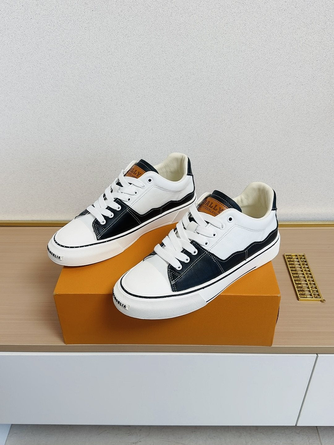 Bally Men's Contrast-Panel Low-Top Sneakers — front