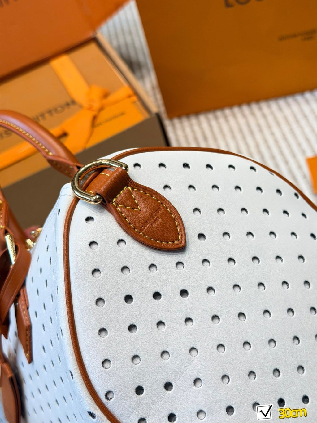 Louis Vuitton Speedy Top-Handle Shoulder Bag — detail
