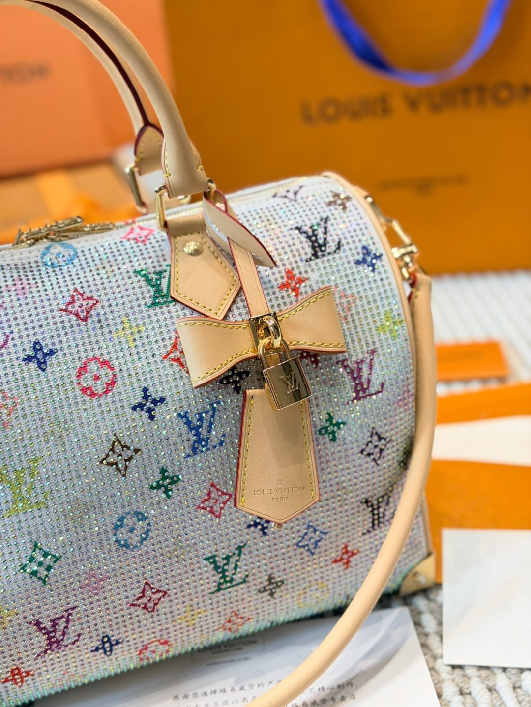 Louis Vuitton Speedy Top-Handle Shoulder Bag — detail