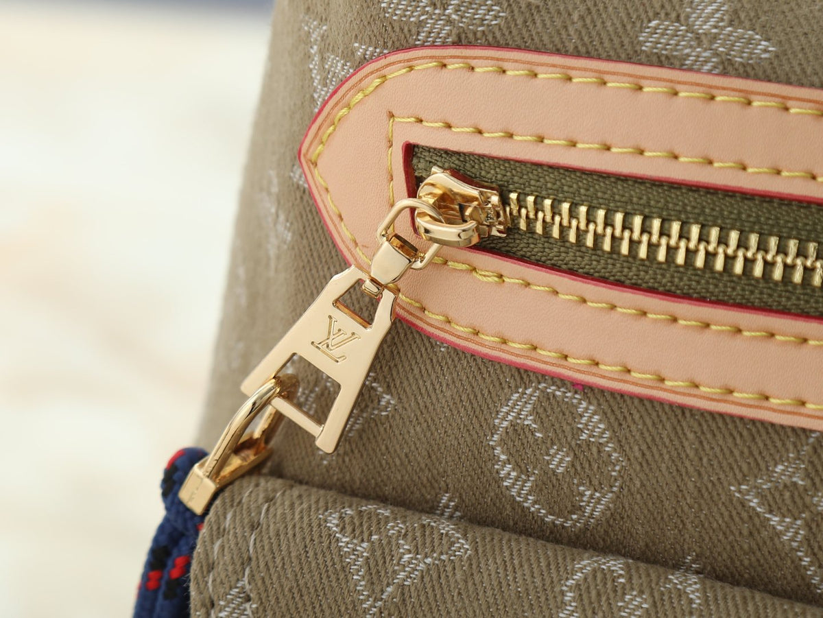 Louis Vuitton Denim Rendez-Vous Baggy Shoulder Bag — detail