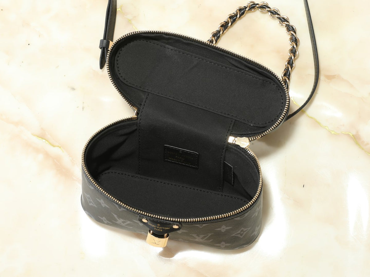 Louis Vuitton Monogram Vanity Chain Pouch — detail