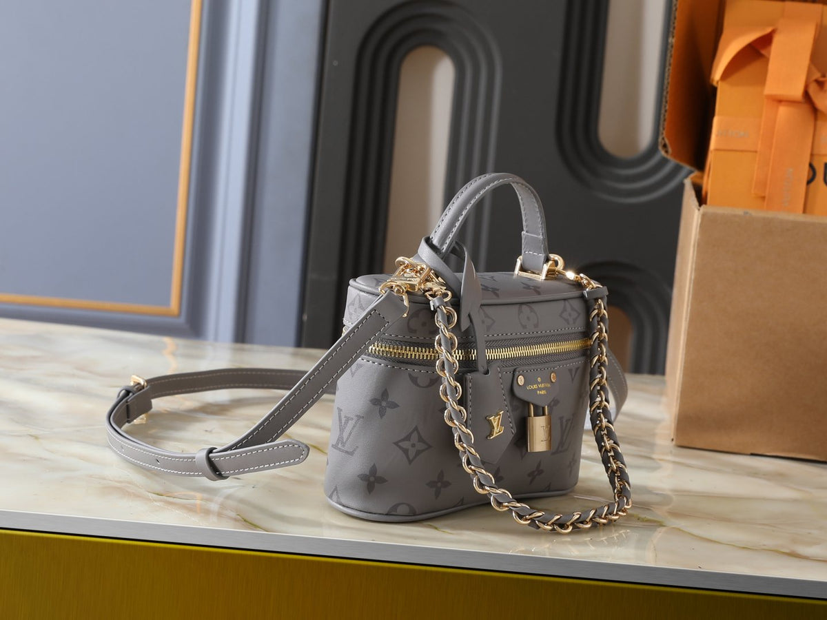 Louis Vuitton Monogram Vanity Chain Pouch — side