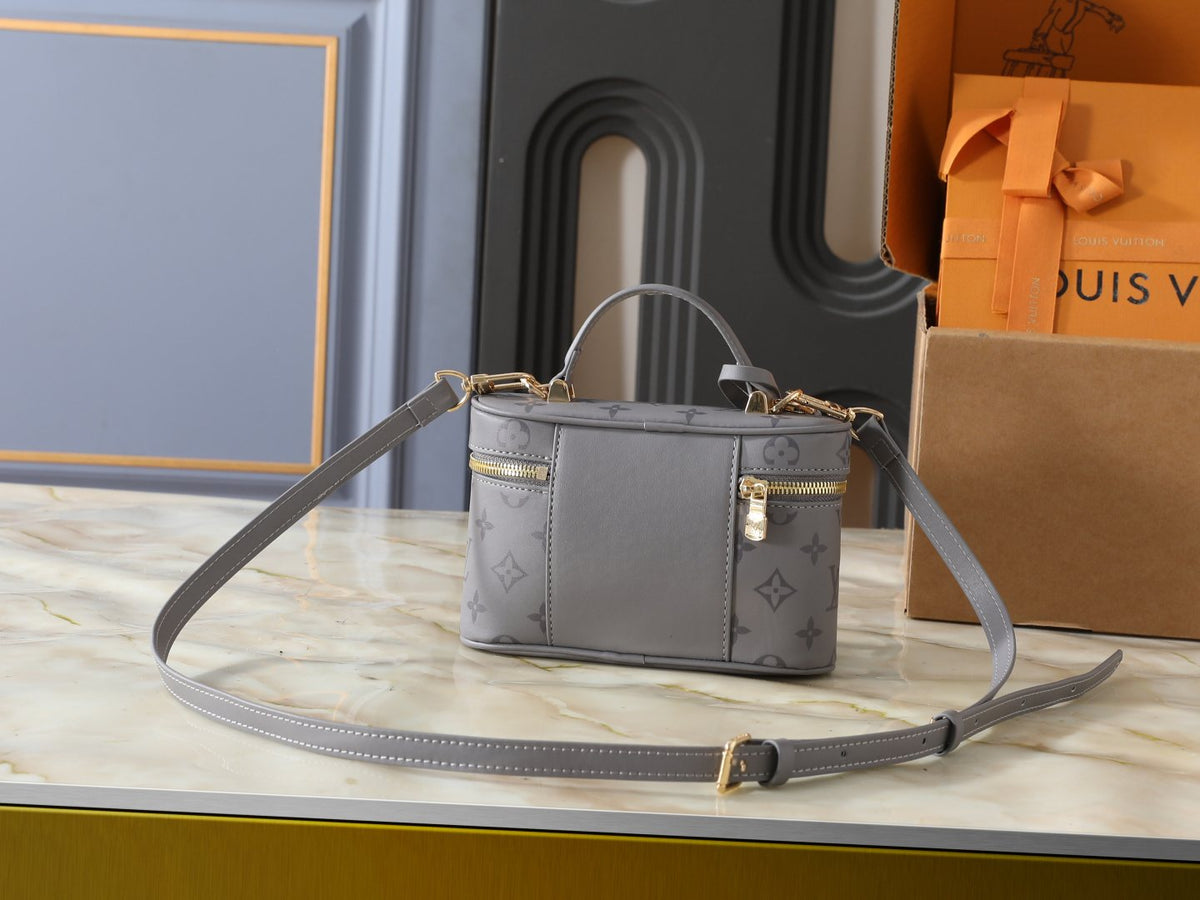 Louis Vuitton Monogram Vanity Chain Pouch — back