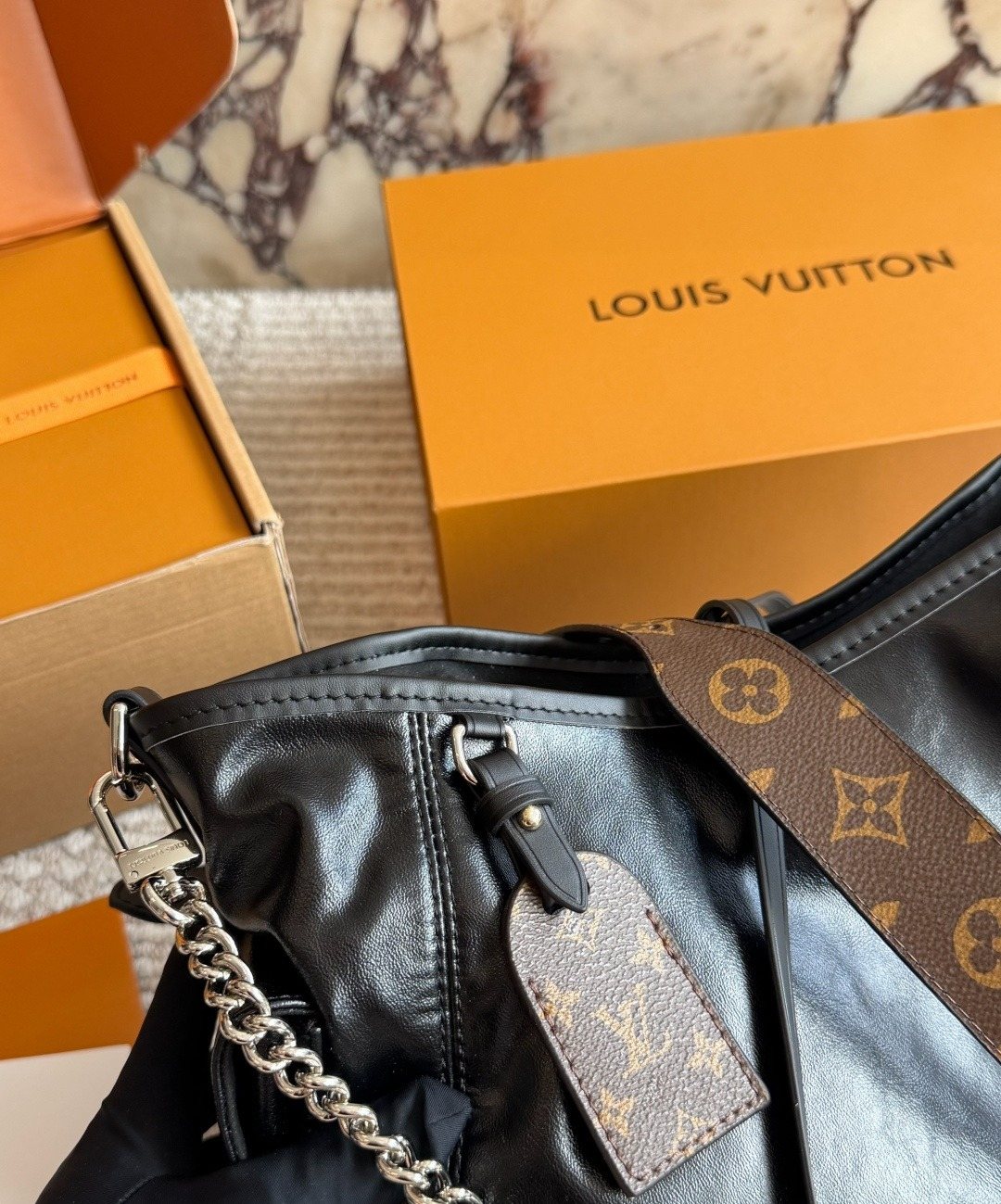 Louis Vuitton Carryall Black Shoulder Bag — detail