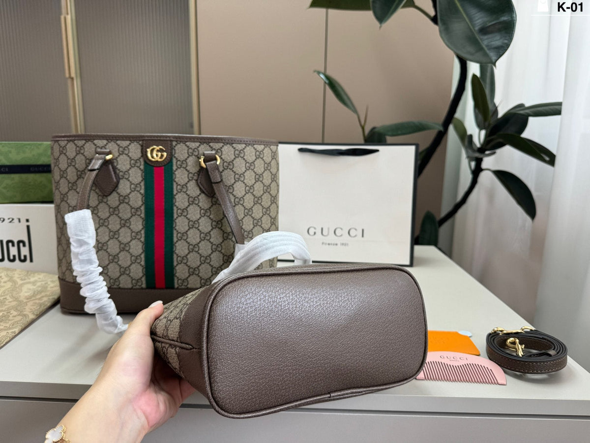 Gucci Patterned Tote with Green-Red Stripe — detail