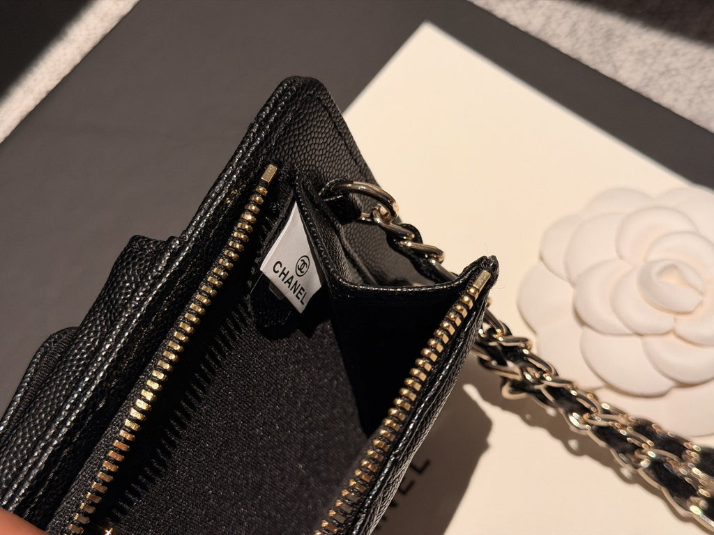 Chanel Diamond-Quilted Chain-Strap Phone Pouch — detail