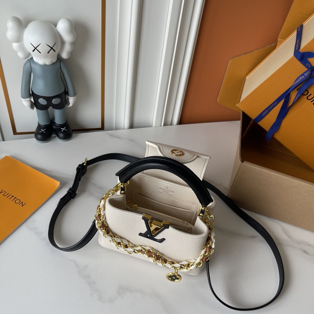 Louis Vuitton Capucines Daydream Floral Chain Handbag — detail
