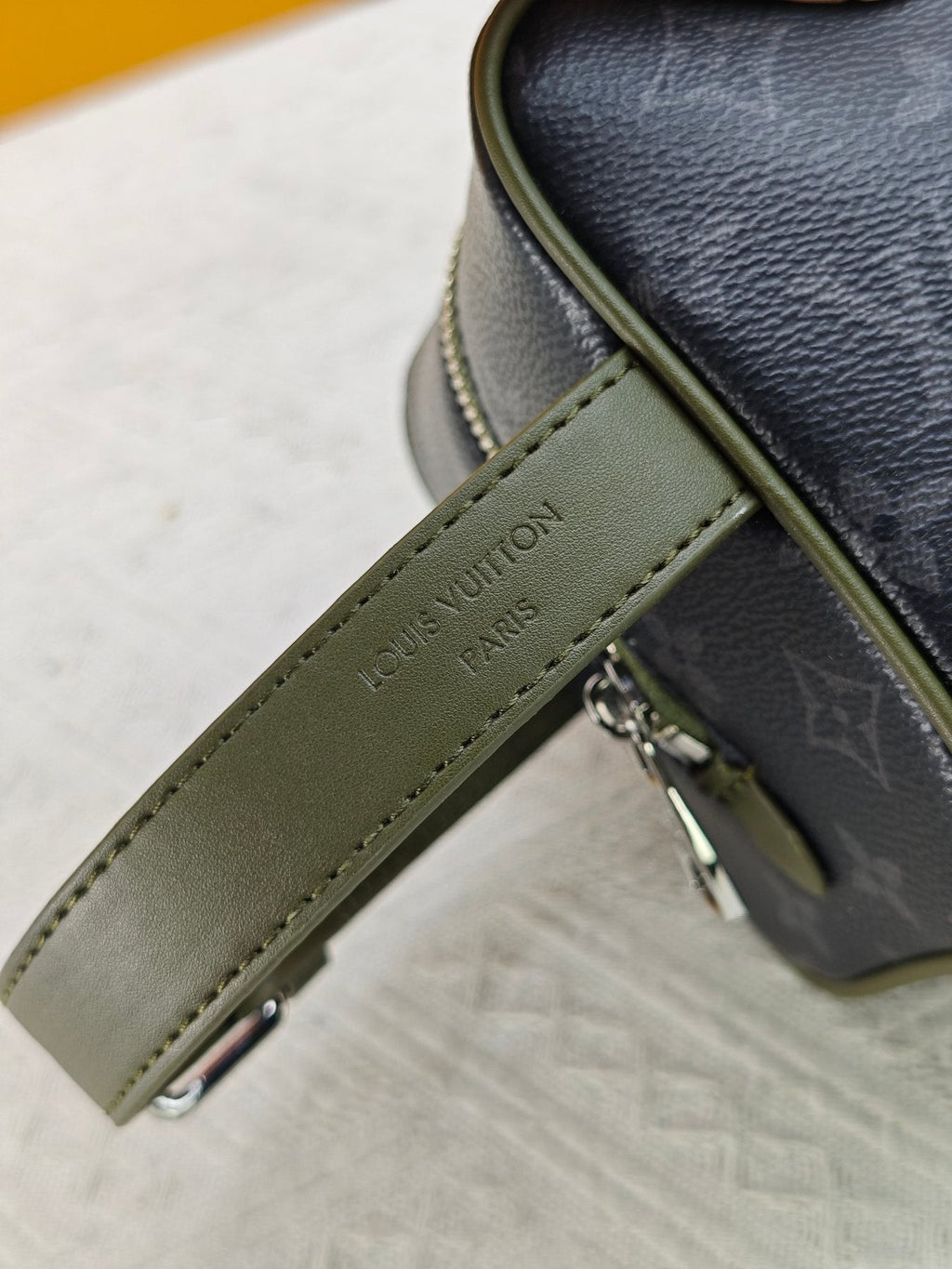 Louis Vuitton Locker Dopp Kit Monogram Toiletry Bag — detail