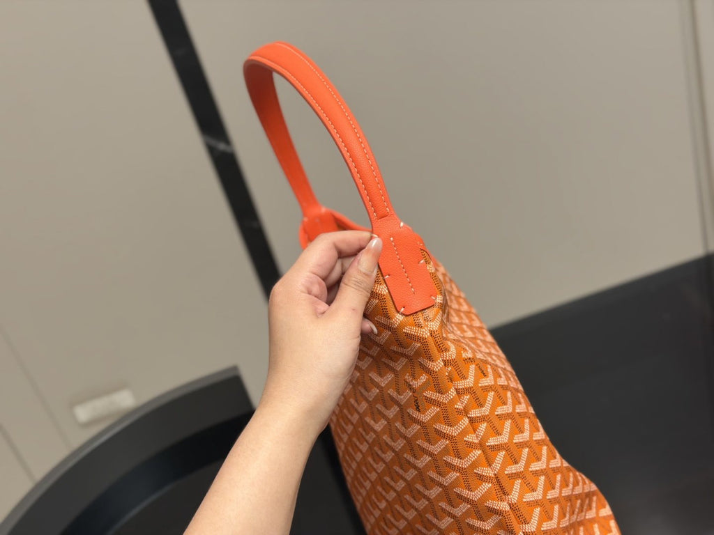 Goyard Geometric Pattern Hobo Shoulder Bag — side