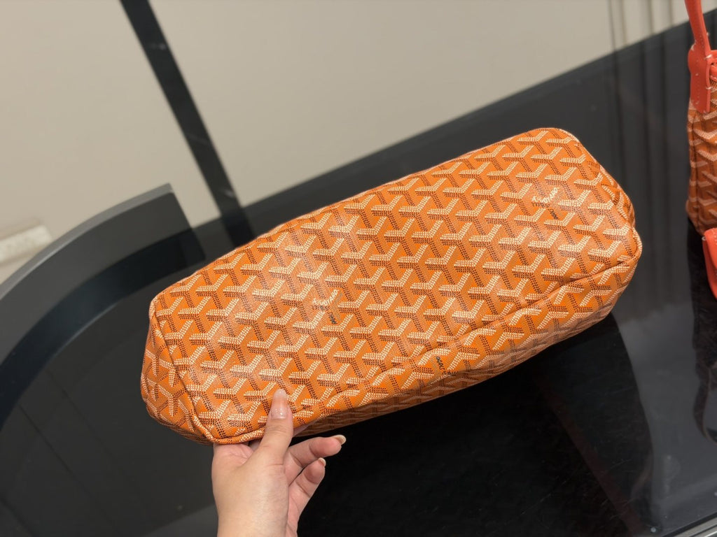Goyard Geometric Pattern Hobo Shoulder Bag — detail
