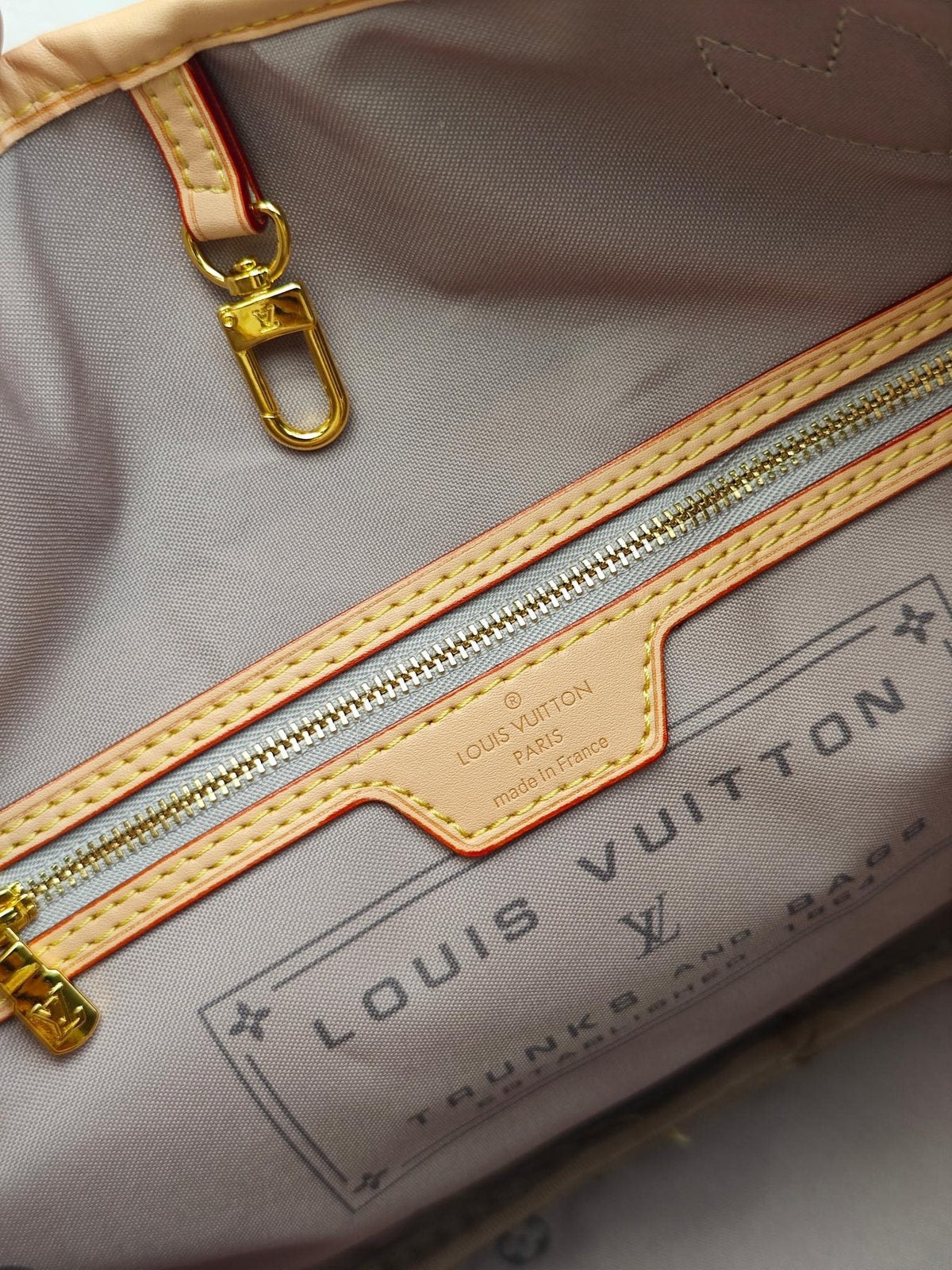 Louis Vuitton Neverfull Monogram Denim Tote — detail