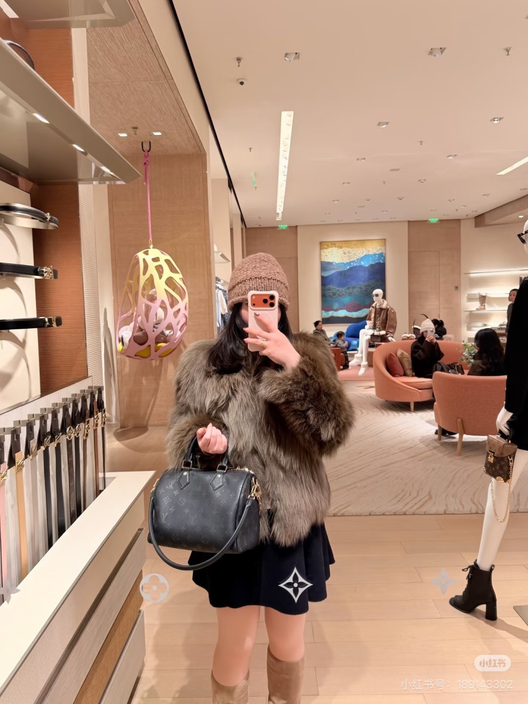 Louis Vuitton Speedy Monogram Chain Handbag — model