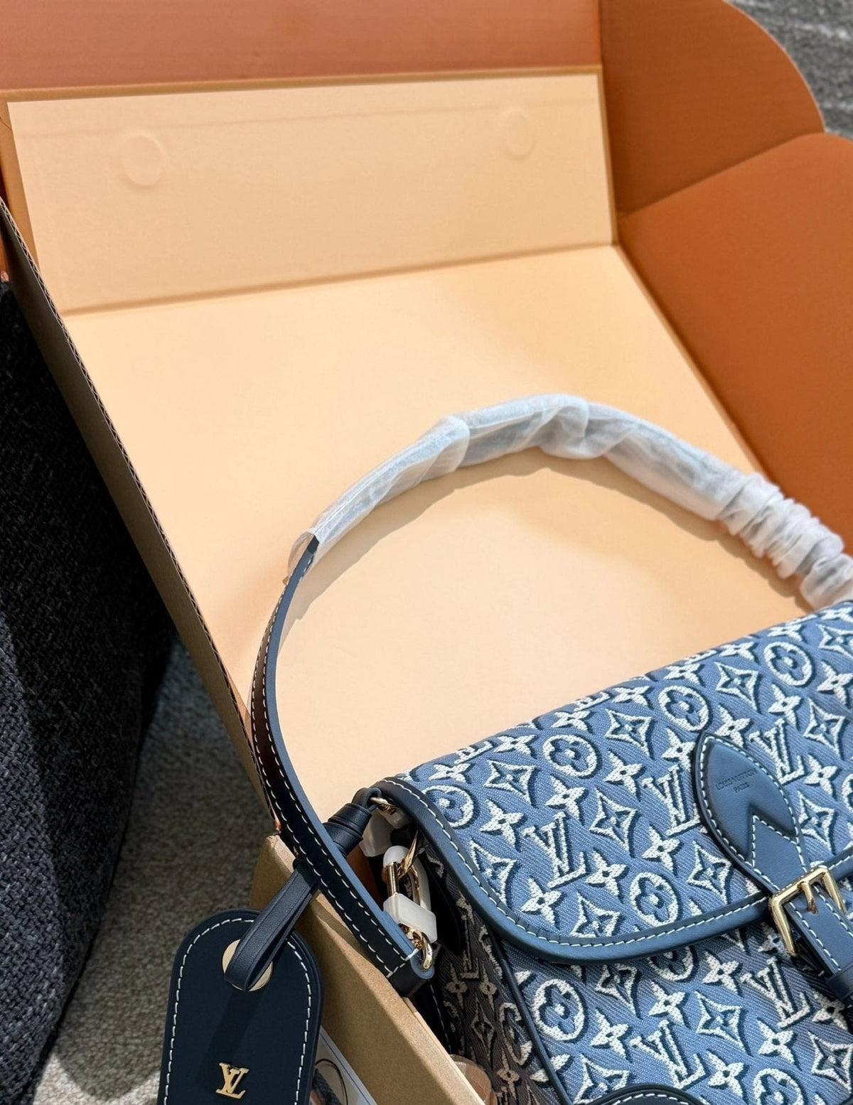 Louis Vuitton Pochette Métis Blue Monogram Flap Bag — detail