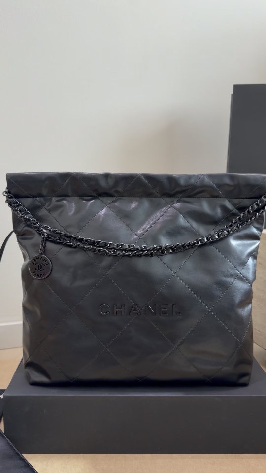 Chanel 22 Drawstring Shoulder Bag — hero