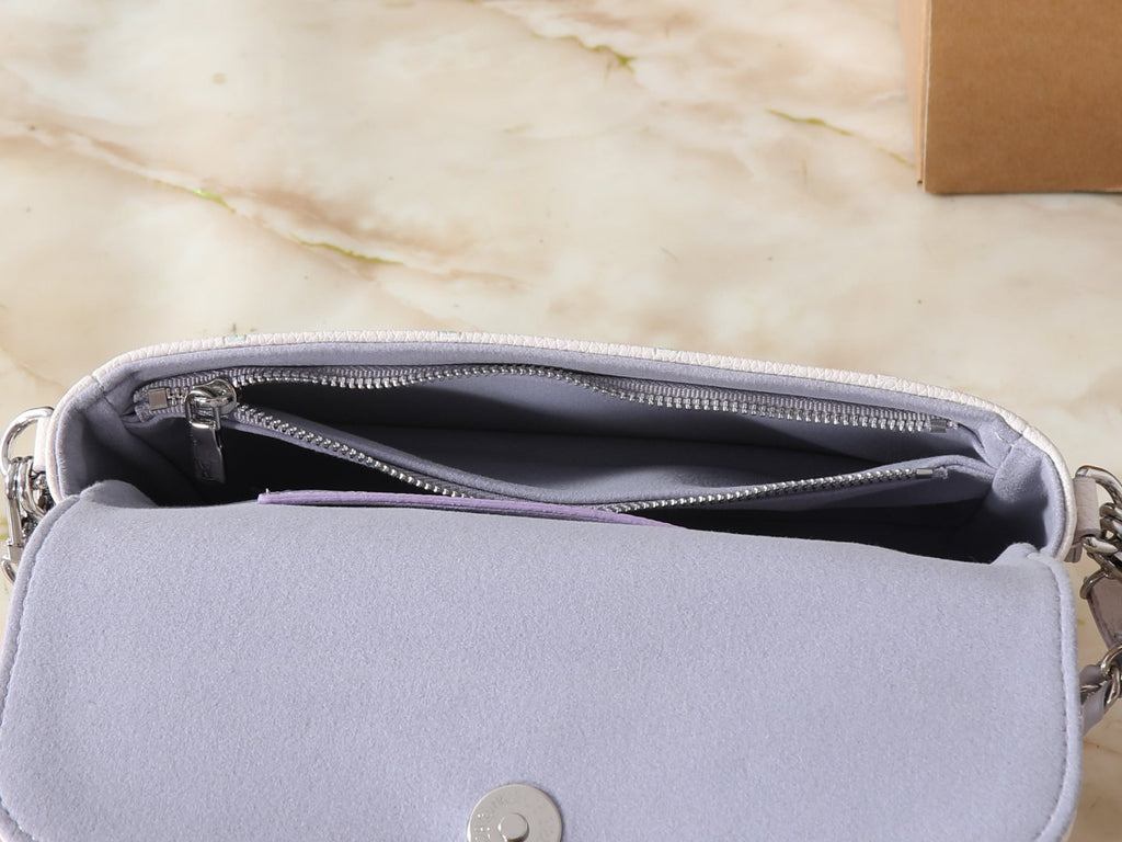 Louis Vuitton Ivy Wallet on Chain in Pastel Monogram — detail
