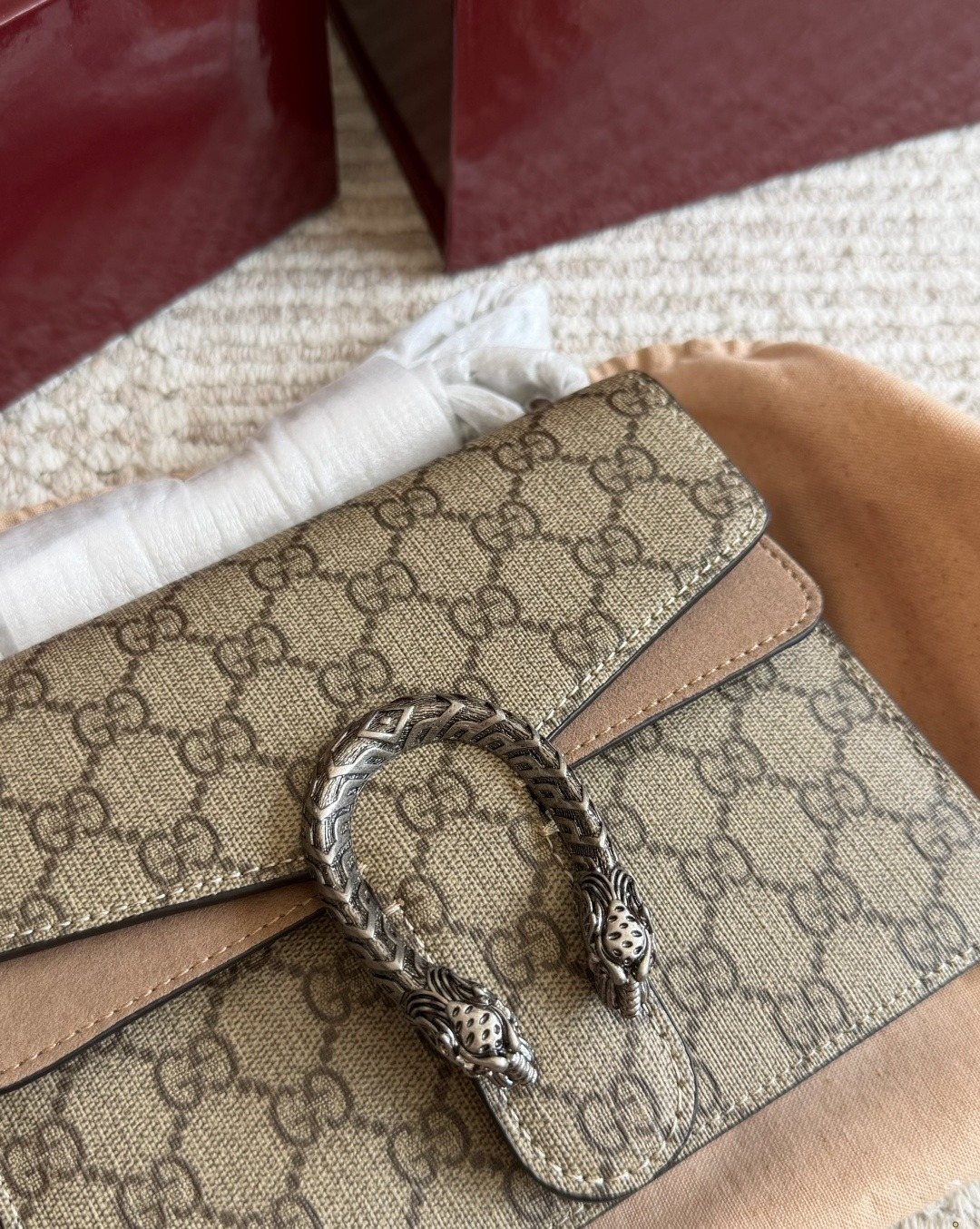 Gucci Dionysus Chain-Strap Shoulder Bag — detail