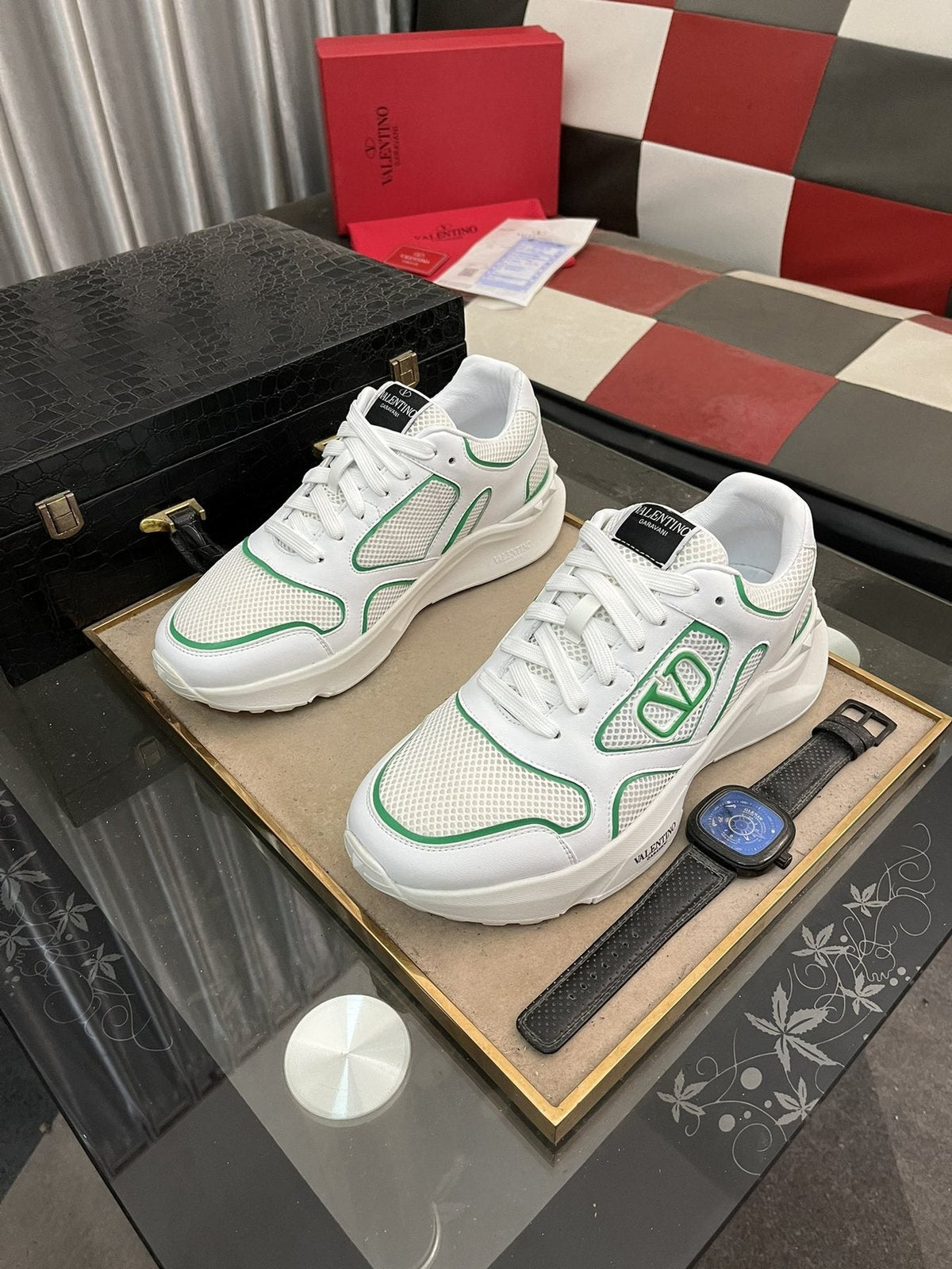 Outlined Emblem Low-Top Sneakers — front