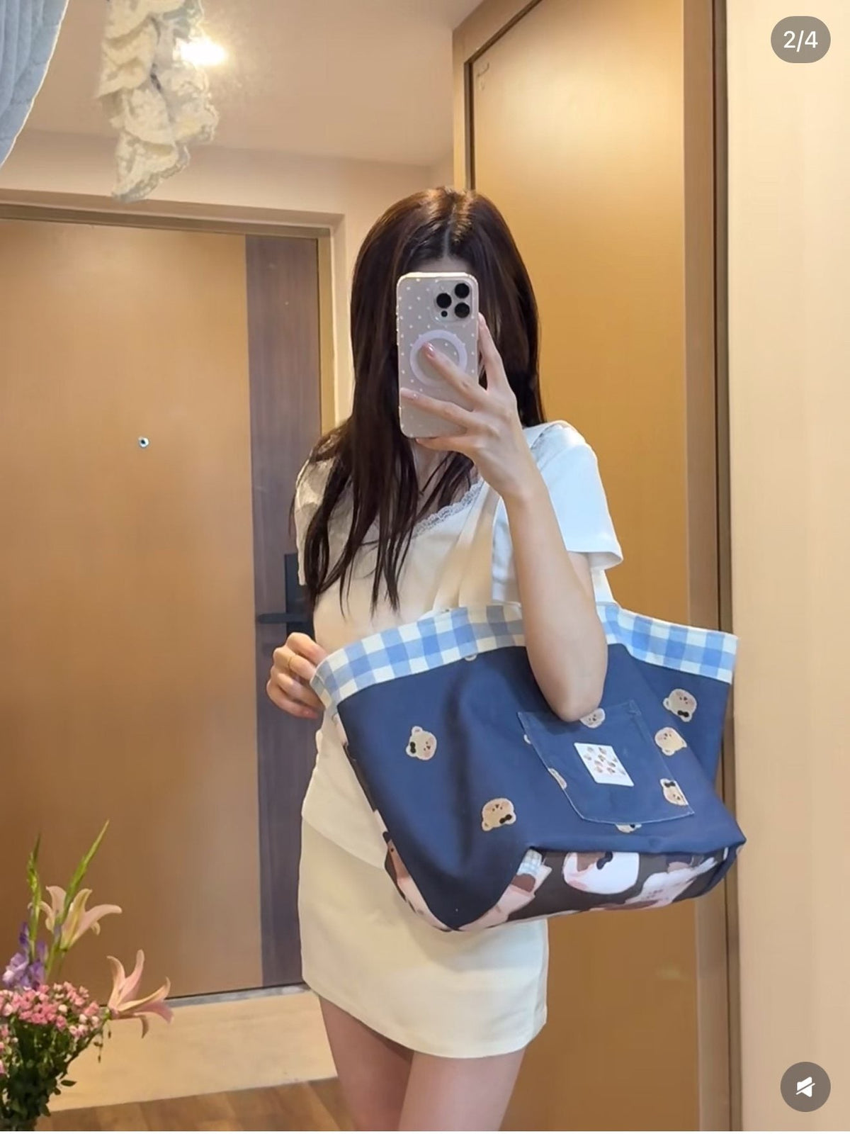 TWOI Bear-Print Checked-Trim Tote Bag — model