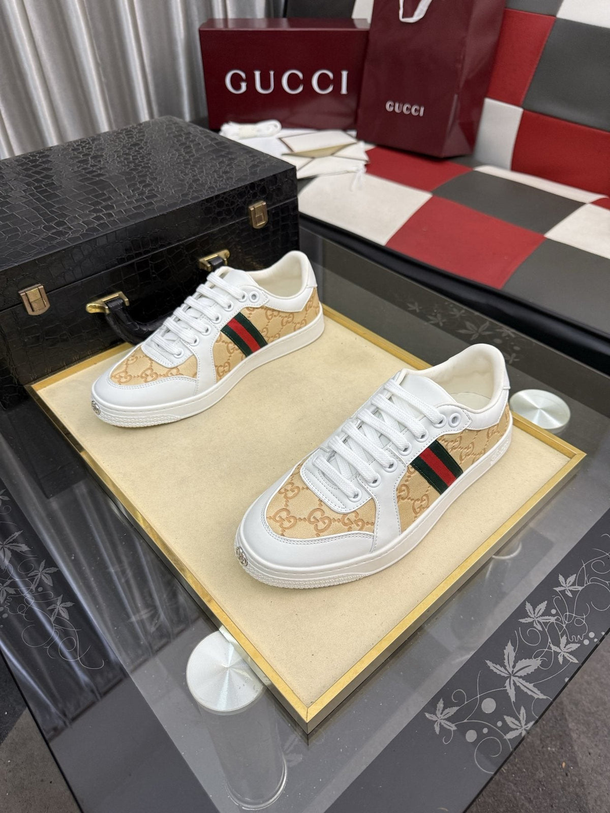 Gucci Patterned Low-Top Sneakers with Stripes — front