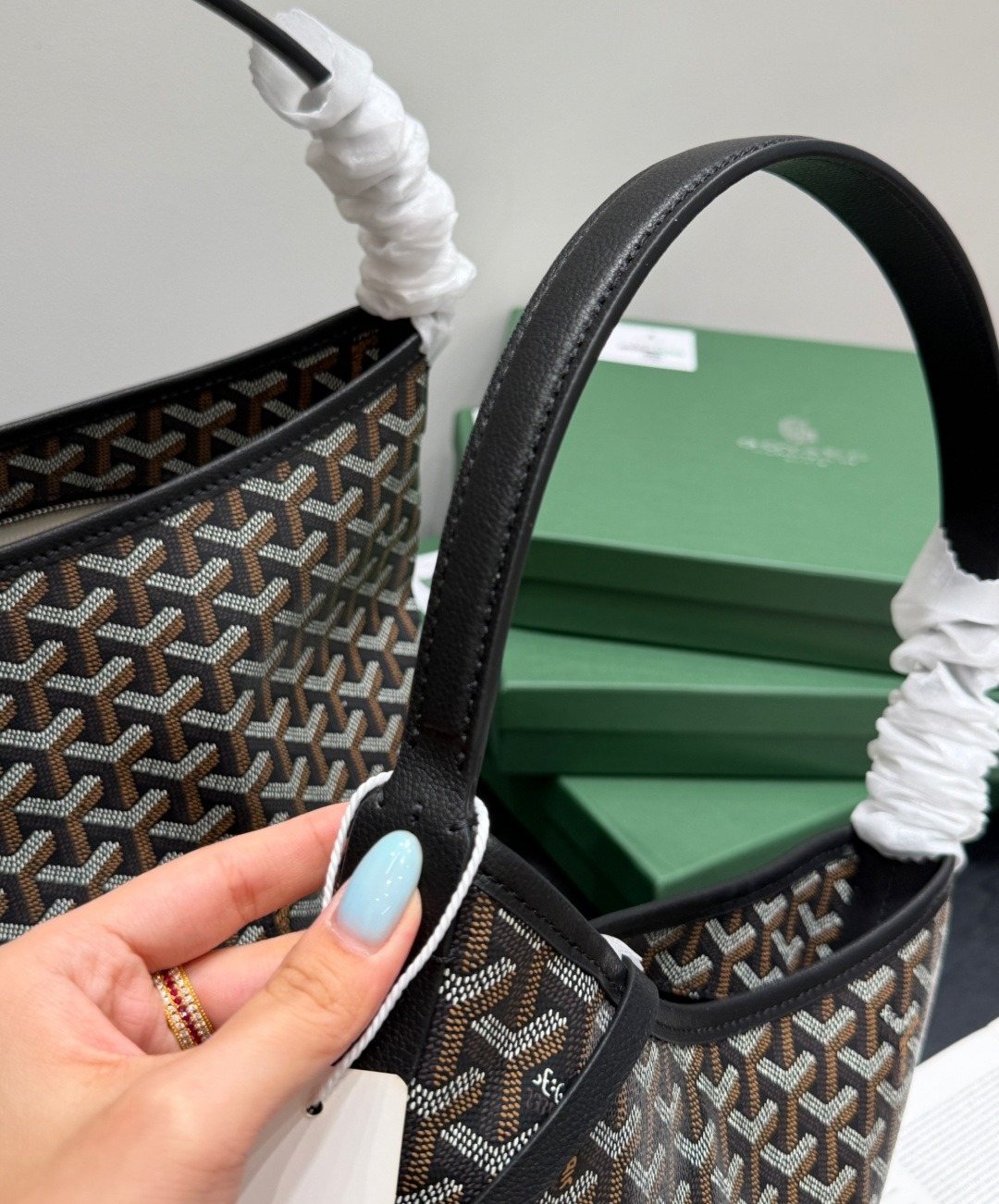 Goyard Patterned Hobo Shoulder Bag — detail