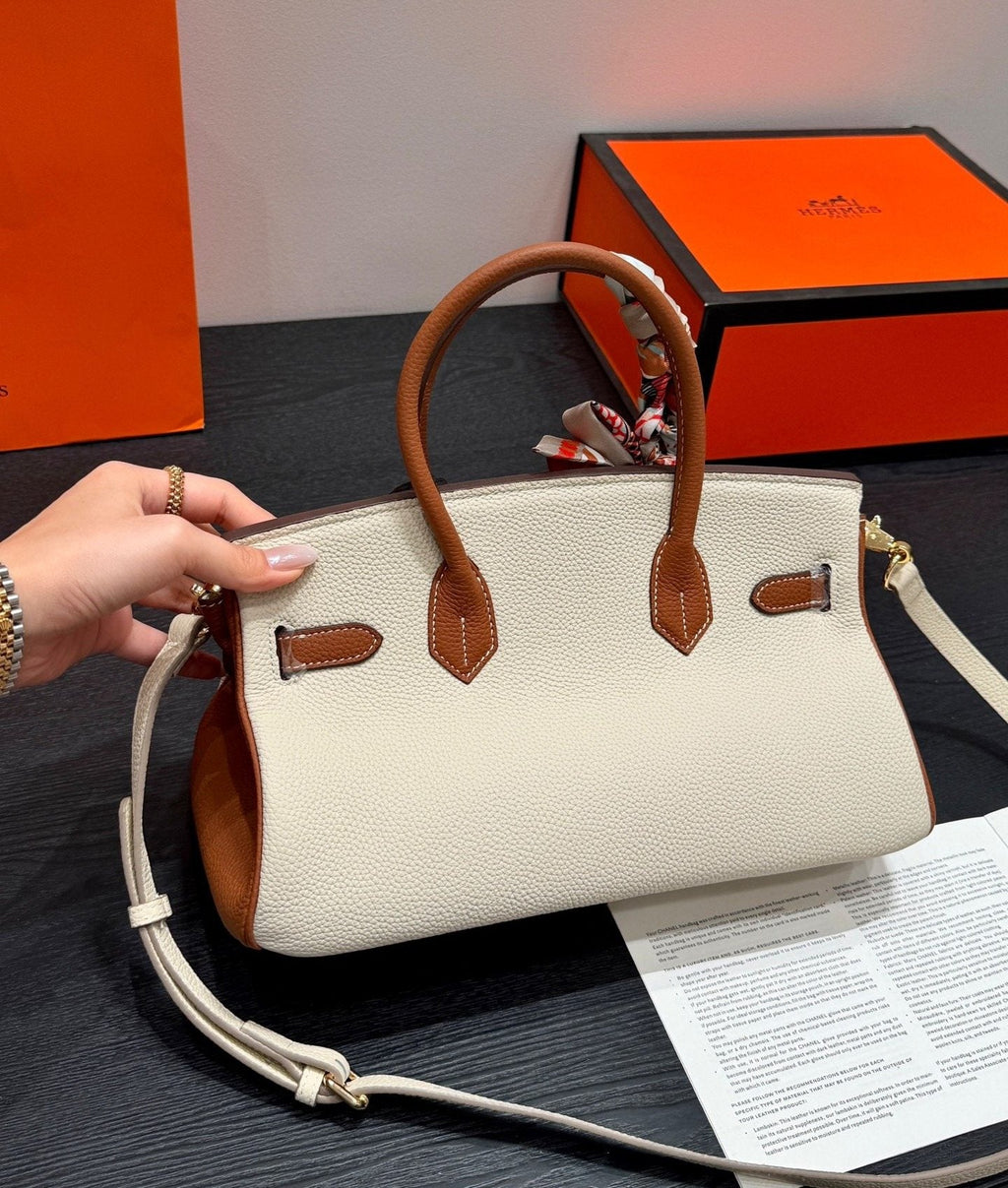Hermès Shoulder Birkin Cream and Brown Handbag — back