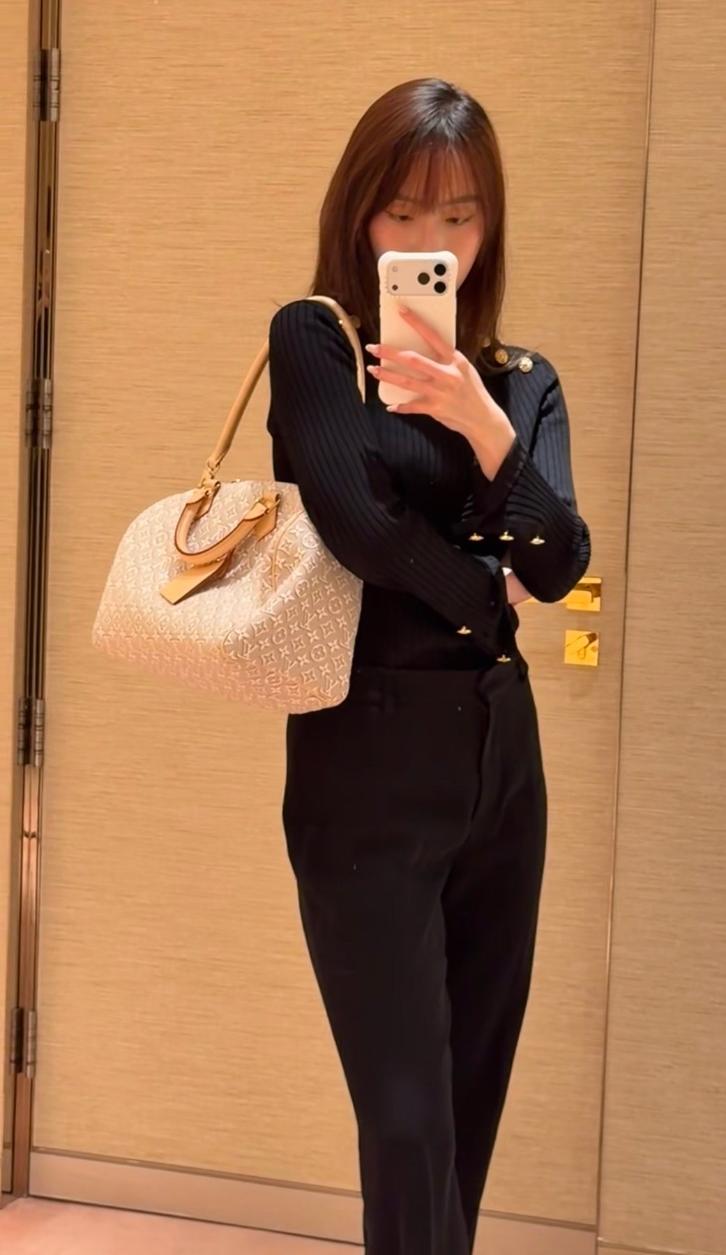 Louis Vuitton Carryall Monogram Shoulder Bag — model