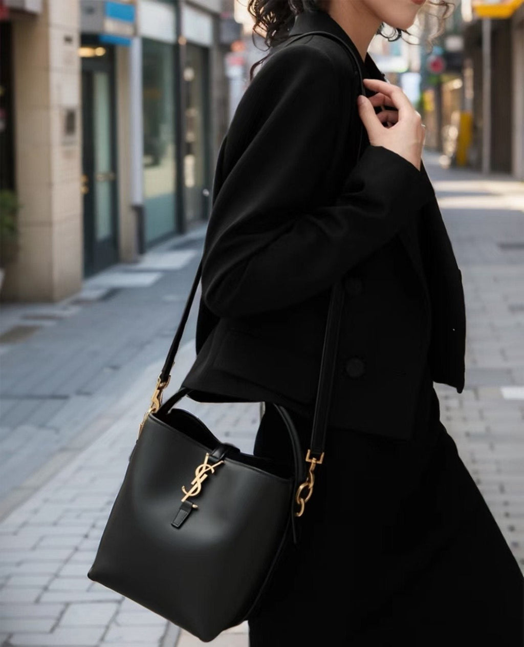Saint Laurent LE 37 Bucket Bag — model