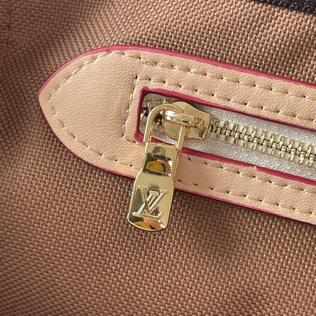 Louis Vuitton Flânerie Monogram Canvas Tote — detail