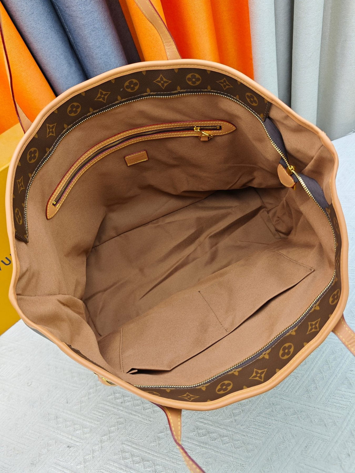 Louis Vuitton Nevereverfull Cargo Monogram Tote — detail