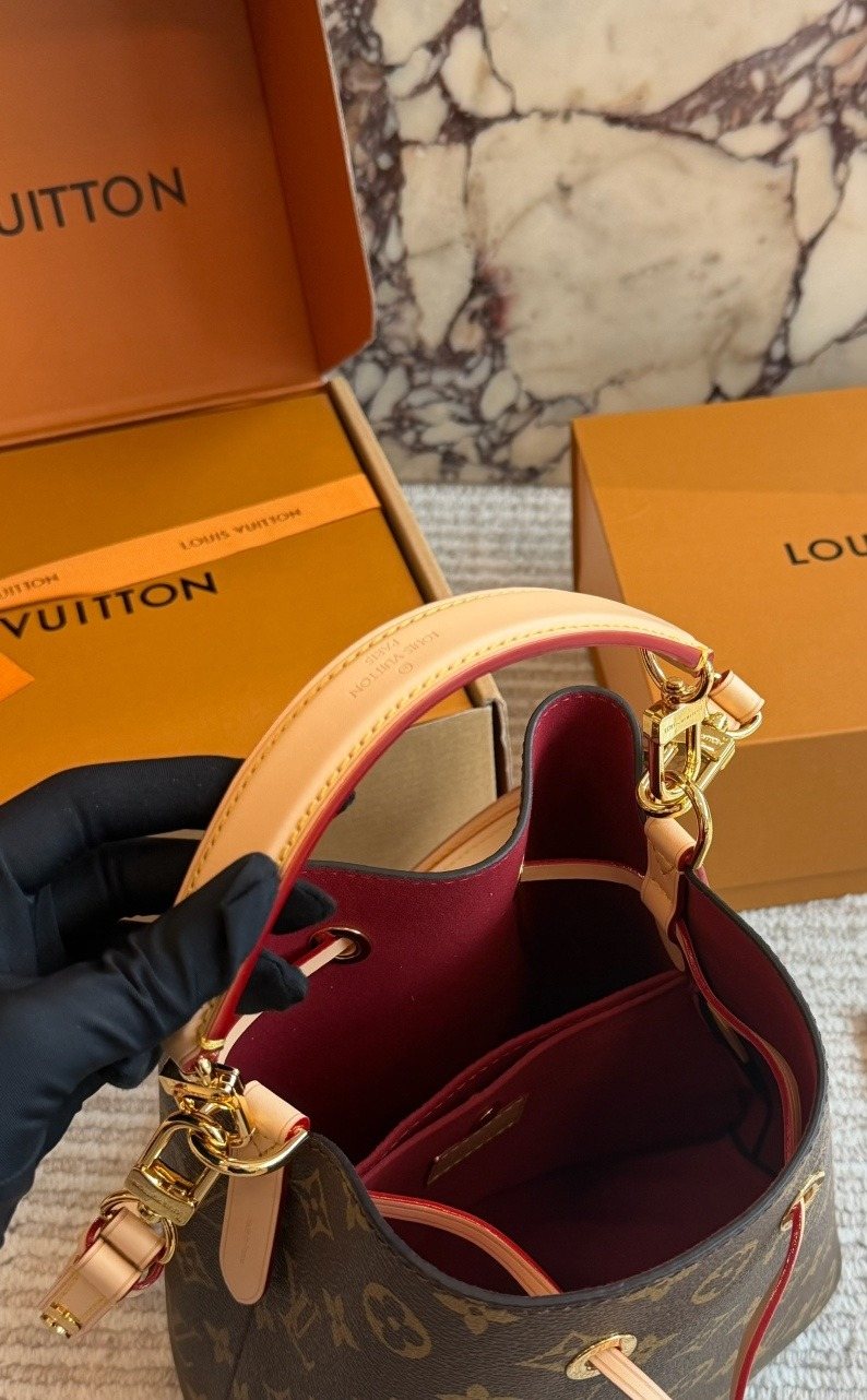 Louis Vuitton NéoNoé BB Monogram Bucket Bag — detail