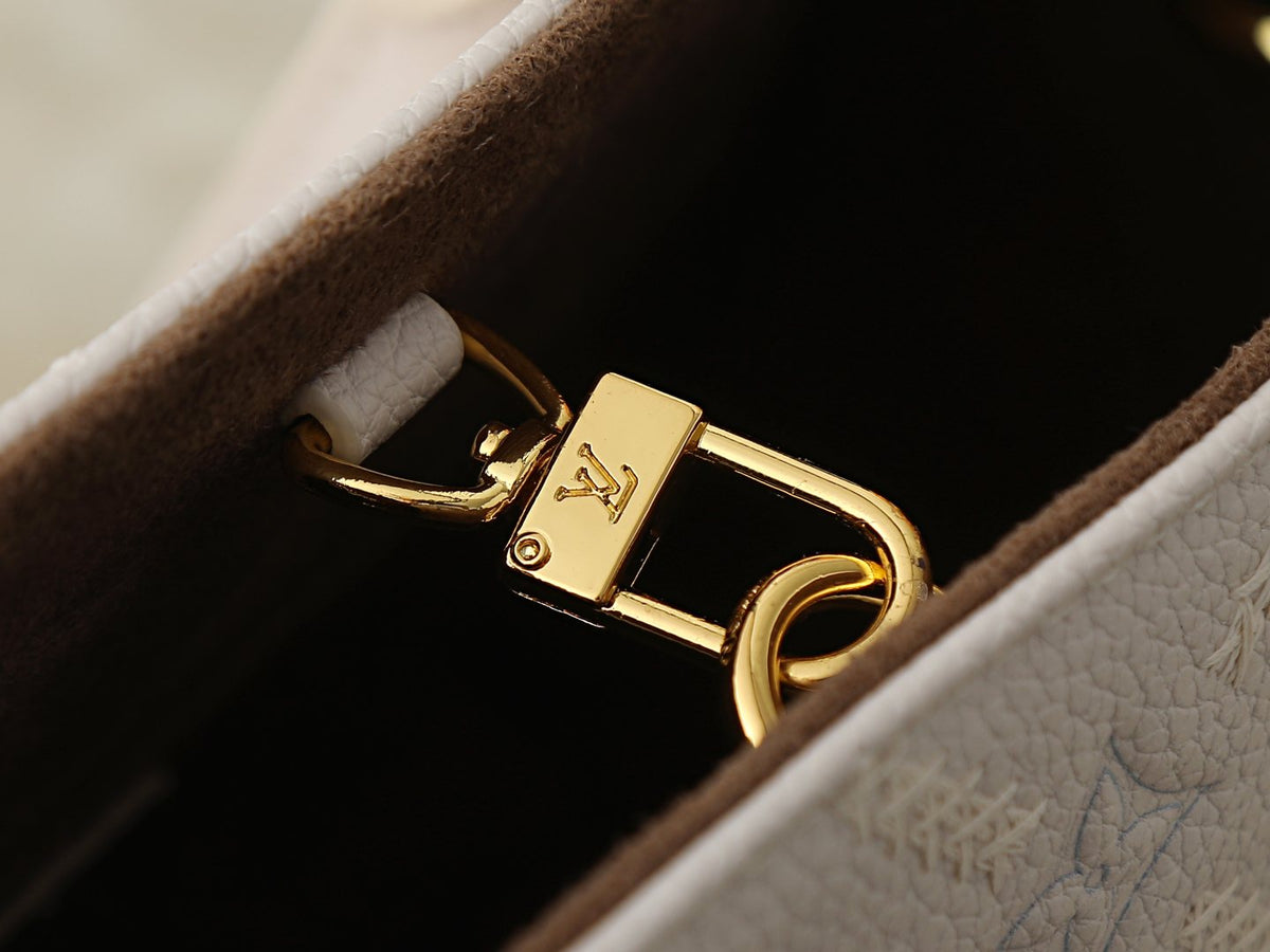 Louis Vuitton OnTheGo Monogram Tote Bag — detail