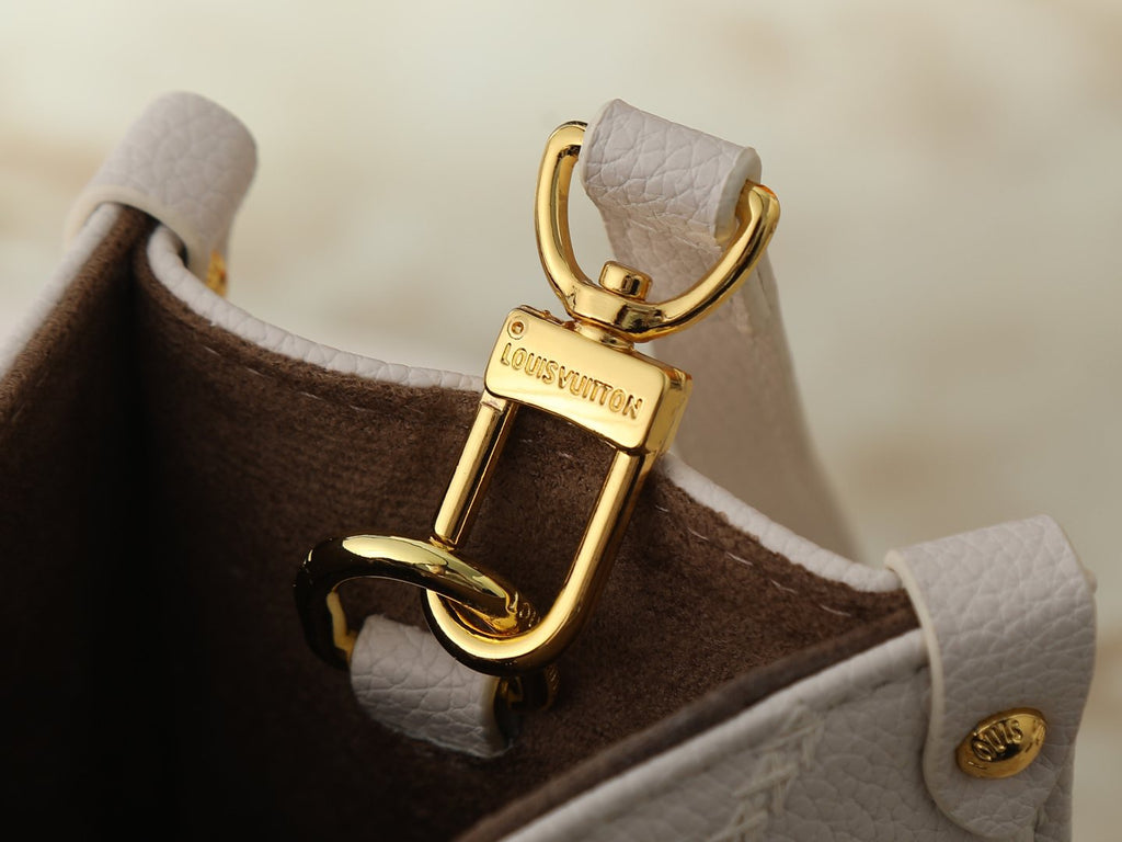 Louis Vuitton OnTheGo Monogram Tote Bag — detail