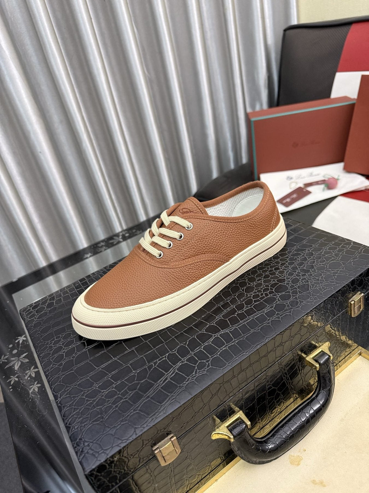 Men's Low-Top Lace-Up Casual Shoes — front