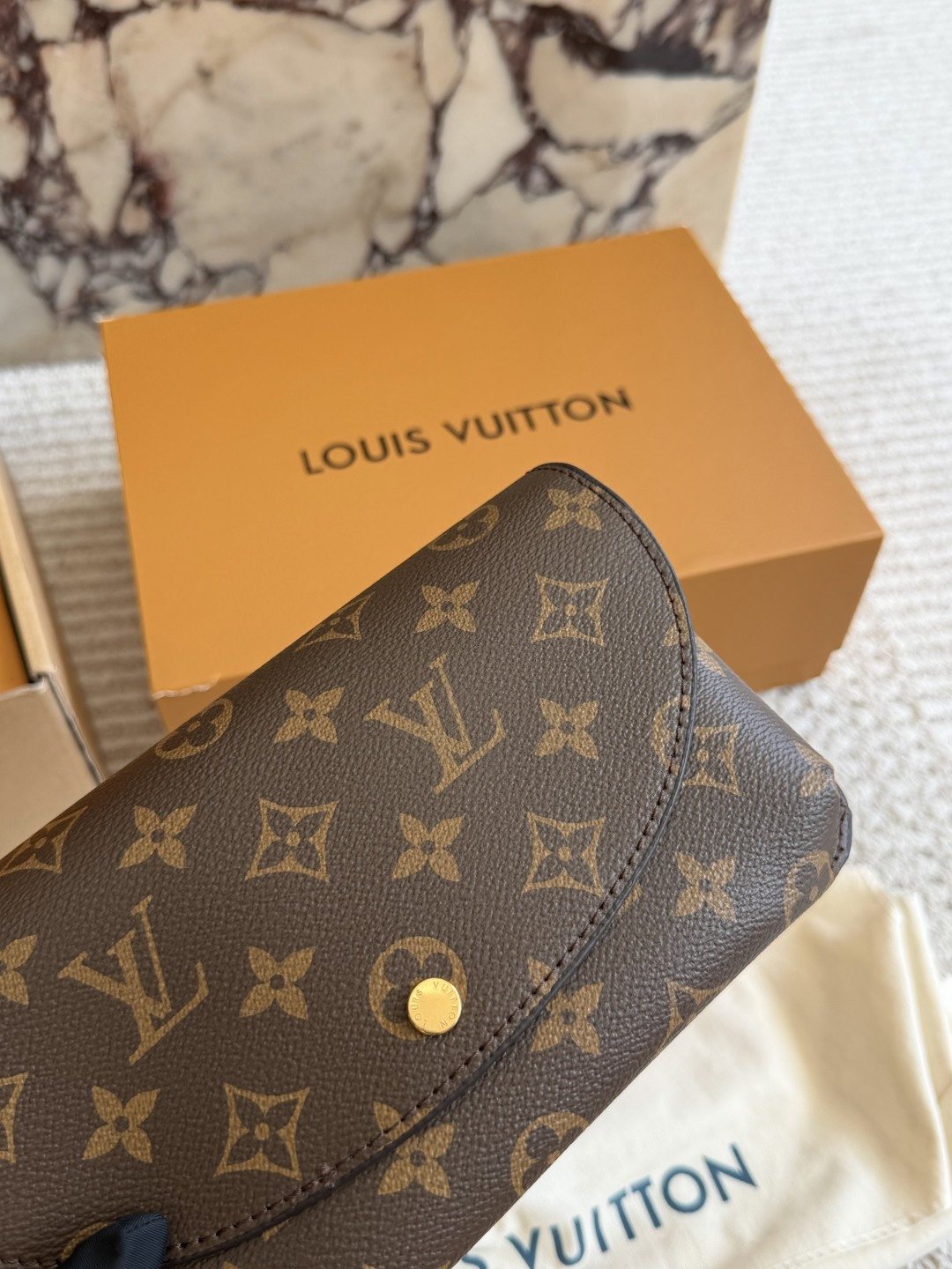 Louis Vuitton Monogram Rounded-Flap Chain Shoulder Bag — detail