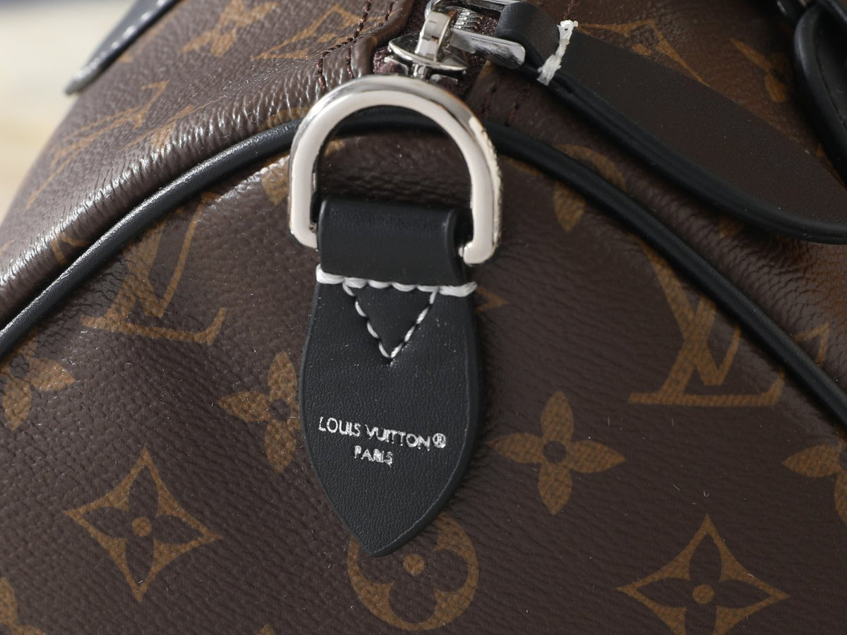Louis Vuitton Speedy Bandoulière Monogram Pocket Bag — detail