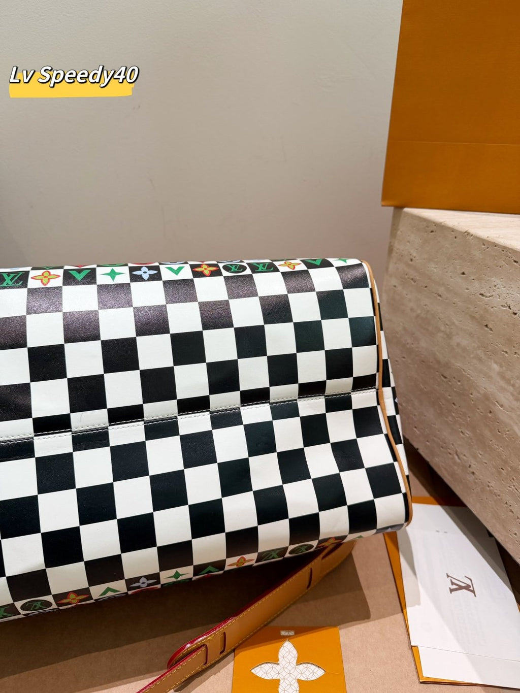 Louis Vuitton Speedy Bandoulière Zip-Top Satchel — detail