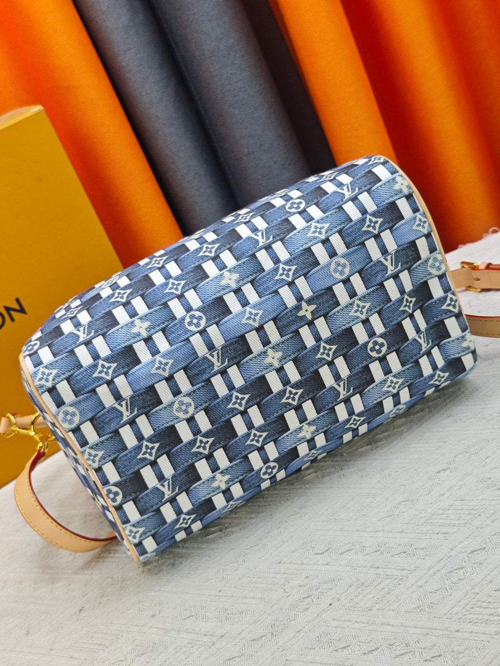 Louis Vuitton Speedy Bandoulière Monogram Bowling Bag — detail