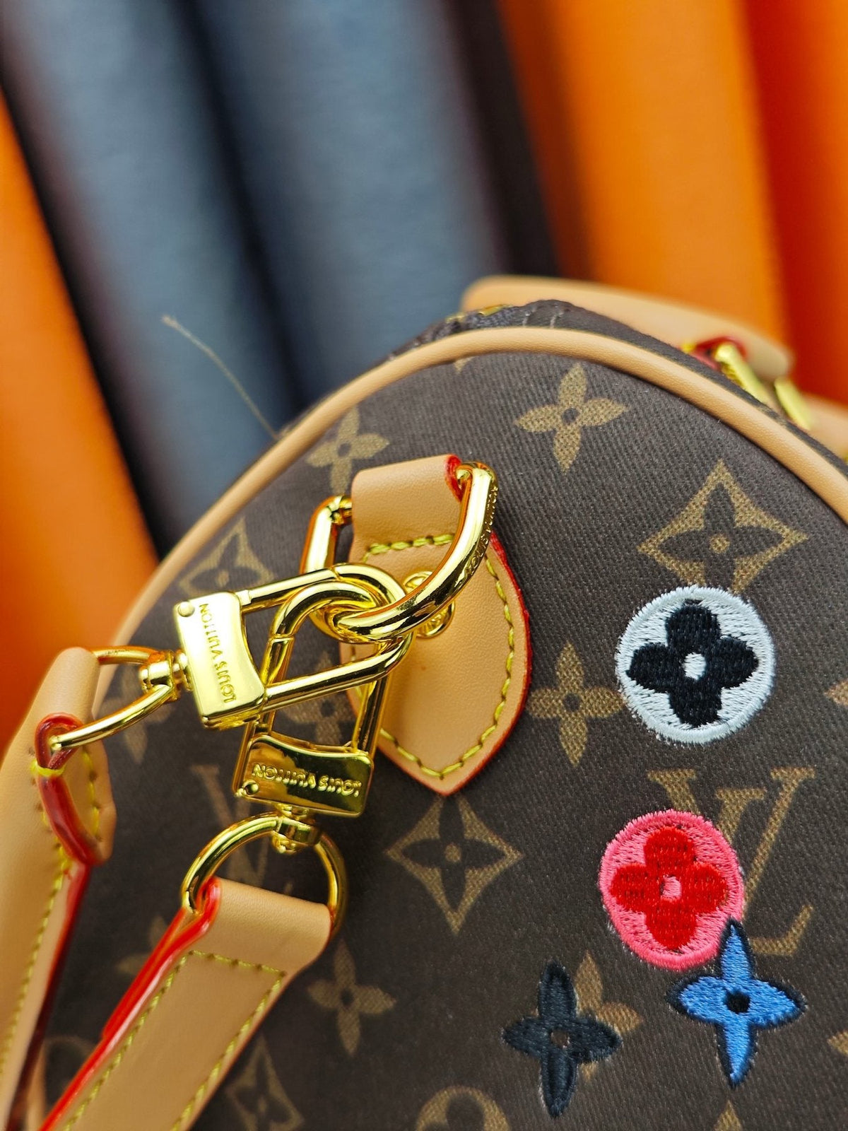 Louis Vuitton Speedy Bandoulière Monogram Bowling Bag — detail