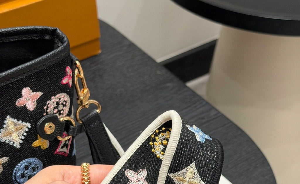 Louis Vuitton Neverfull Multicolor Monogram Tote — detail