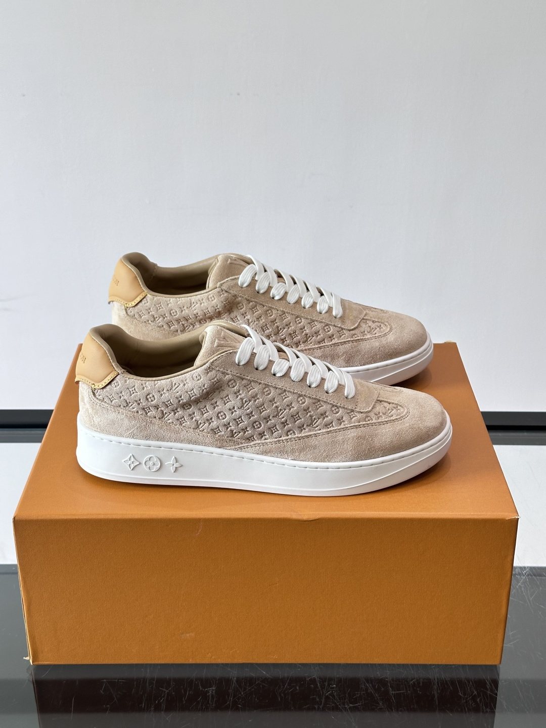 Louis Vuitton Flash Low-Top Sneakers — front
