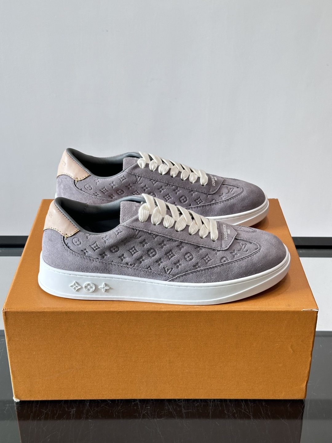 Louis Vuitton Flash Low-Top Sneakers — front