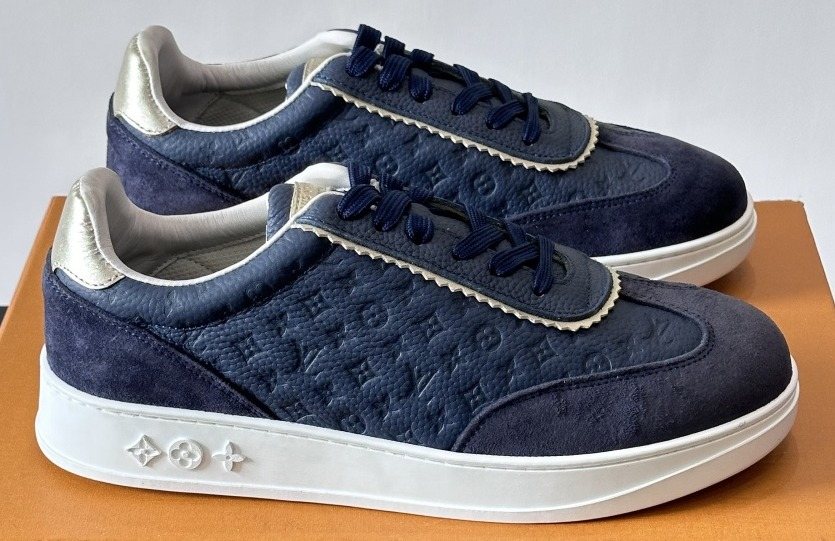 Louis Vuitton Flash Low-Top Sneakers — front