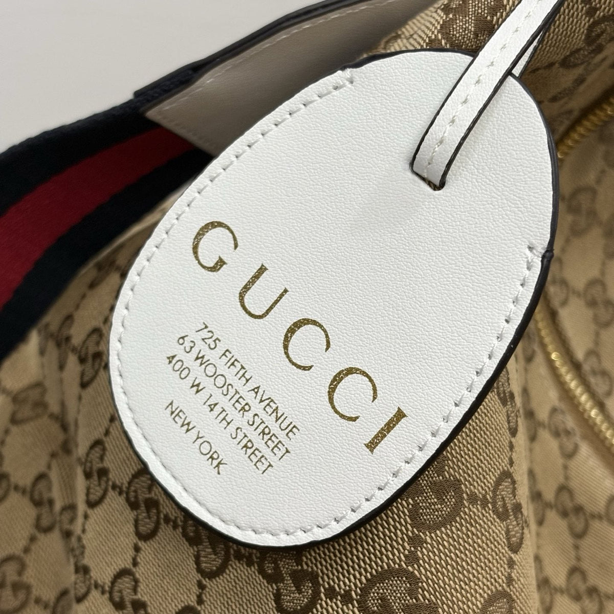 Gucci Curved-Pocket Linked-Handle Shoulder Bag — detail