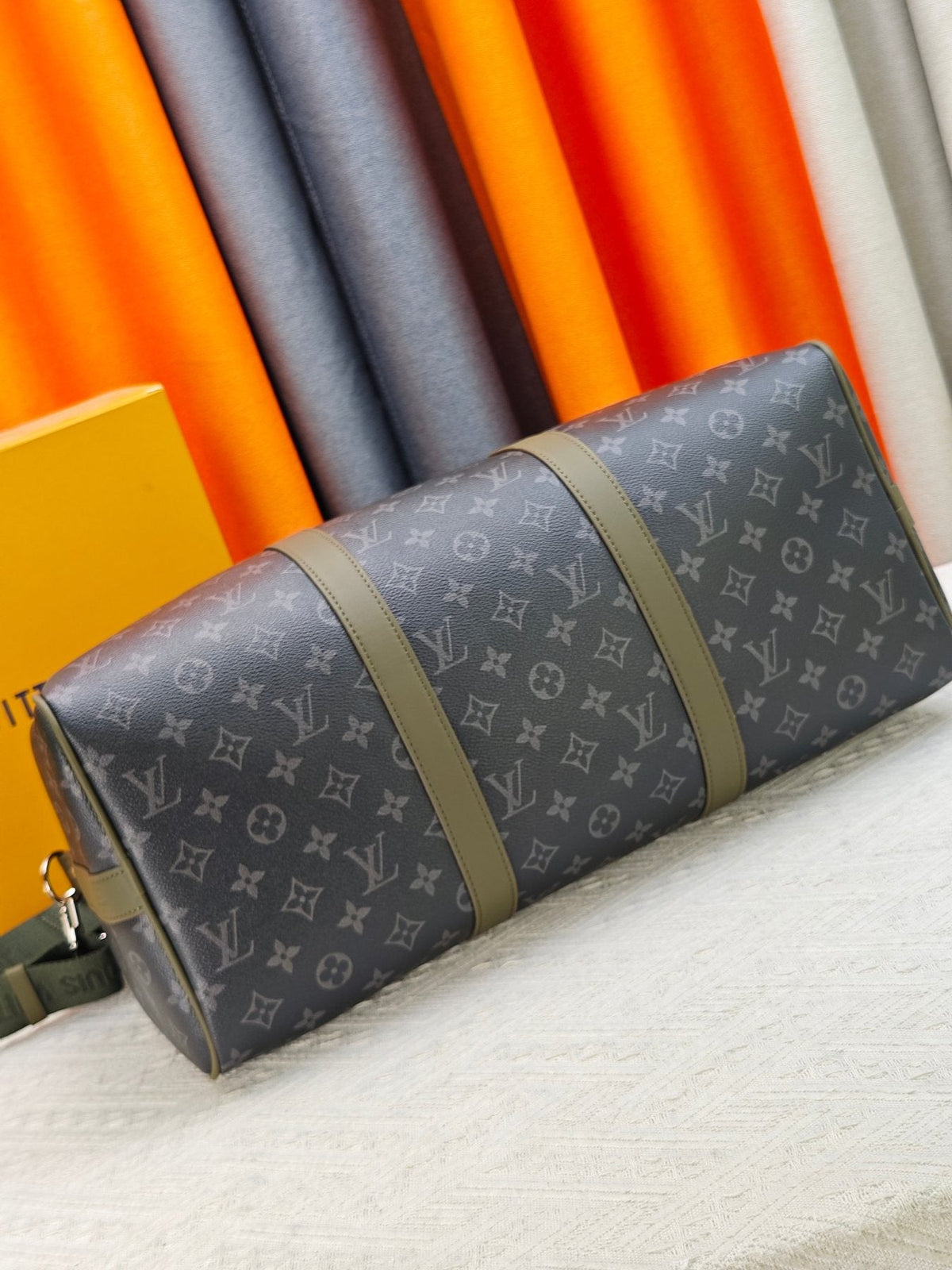 Louis Vuitton Keepall Bandoulière Monogram Duffel Bag — detail