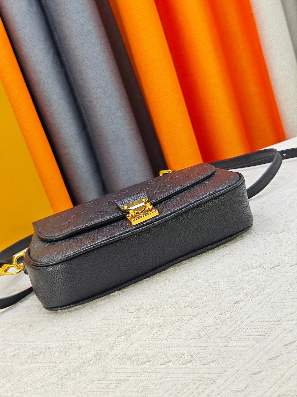 Louis Vuitton Pochette Métis Soft Monogram Handbag — detail