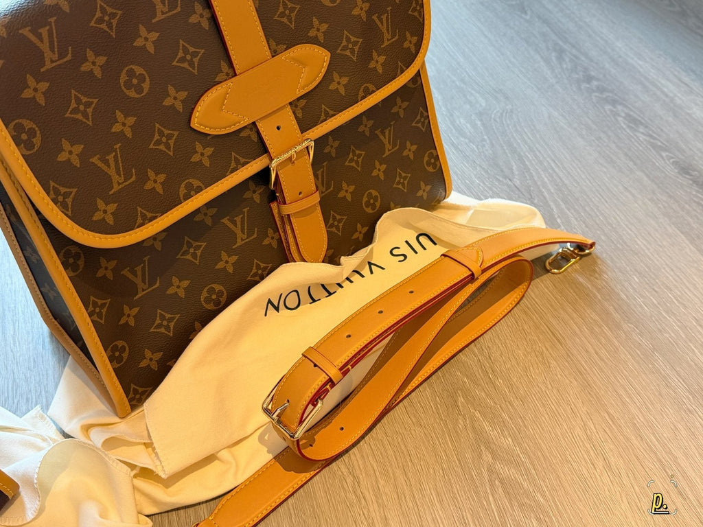 Louis Vuitton Jet Lag Monogram Messenger Bag — detail