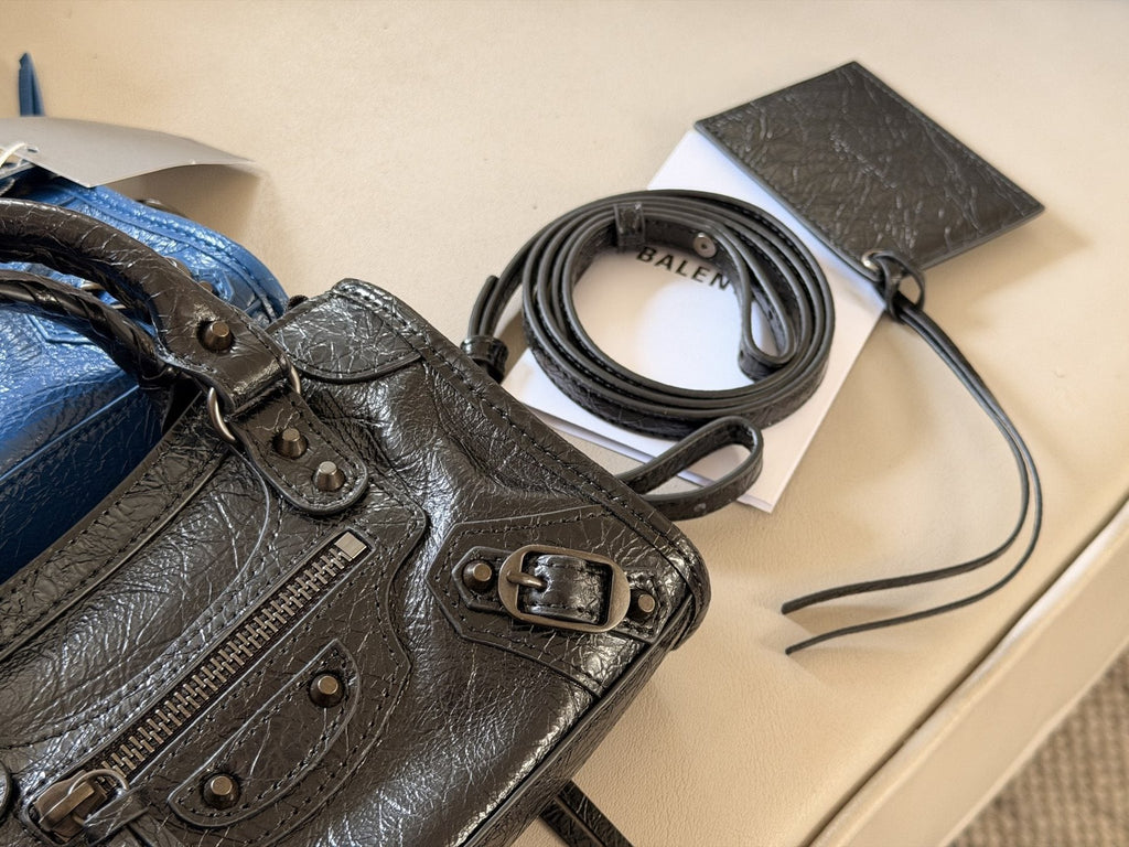 Balenciaga Le Cagole Twin-Handle Bag — detail